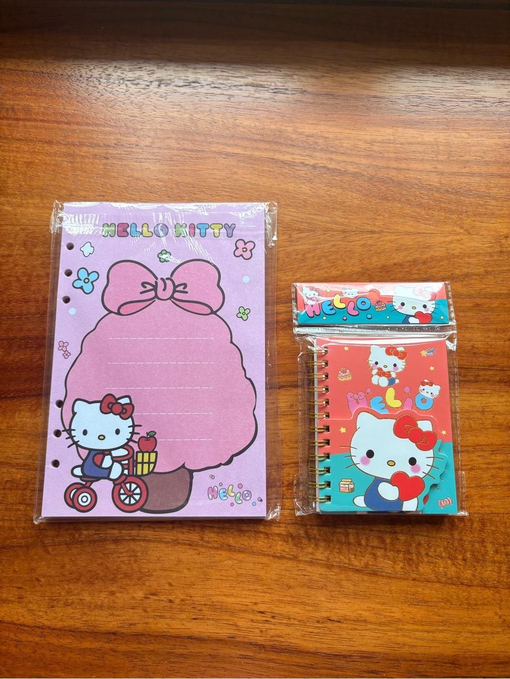 Hello Kitty Notepad with Notebook Set